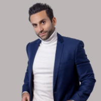 Excellent travail ! La scéance photo était très agréable Manyue nous donnait des conseils et proposés des idées pour rendre les photos plus belles. Elle a le sens de l`esthethique et elle est passionée par son travail. Le relationnel aussi était excellent, elle est souriante et agréable. Ap