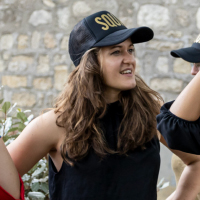 Photo EVJF: Manyue a su se montrer très flexible sur l`horraire et l`organisation de notre chasse au trésor qui menait à elle ! Elle a été très patiente avec notre folies entre filles et a su capturer ces moments très précieux pour nous. Je la remercie encore pour son aide! La seule pe