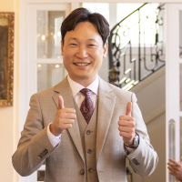 Photo Mariage 29-07-2023: Nous sommes très satisfaits du travail de Manyue. Très professionelle et à l`écoute de tous nos besoin mais surtout les photos sont magnifiques!! Nous la recommandons sans hésitation. ---Guy Sok